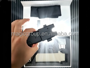 Juego de Linterna Magnética Magi USA con 3 Paneles Dorados y Cable de Carga en Estuche de Transporte para Regalos Promocionales - Product Image 3