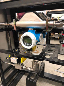 Débitmètre massique Coriolis sanitaire à tuyau droit pour eau potable au lait 0.15% Type à trois pinces OEM de haute qualité - Product Image 6