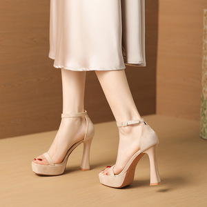 Escarpins à talon carré et plateforme pour femme, à bout ouvert, avec bride cheville, couleur unie, hauteur de talon 5-8 cm - Product Image 1