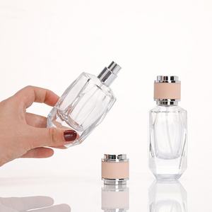 Venta al por mayor de frascos de perfume de 100 ml, botellas de vidrio transparente para perfume, botellas con atomizador, botellas de vidrio con borde cortado, botellas vacías. - Product Image 3