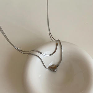 Ins Niche Design Sense Minimalista Suave Cadena de clavícula en forma de corazón Accesorios de lujo Collar - Product Image 3