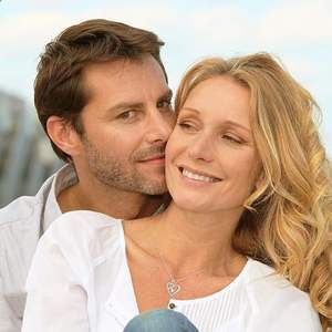 Collana con Ciondolo a Forma di Cuore con Zirconi per San Valentino, Gioiello in Acciaio Inossidabile Impermeabile alla Moda - Product Image 2