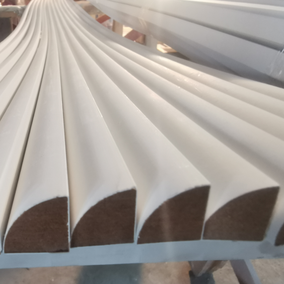 Белый грунтованный МДФ 1/4 четверть круглая формовка