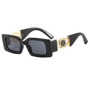 <span class=keywords><strong>Lunettes</strong></span> <span class=keywords><strong>de</strong></span> <span class=keywords><strong>soleil</strong></span> carrées à petite monture en métal Accessoires décoratifs tendance <span class=keywords><strong>Lunettes</strong></span> <span class=keywords><strong>de</strong></span> <span class=keywords><strong>soleil</strong></span> pour femmes à la mode pour femmes - Product Image 2