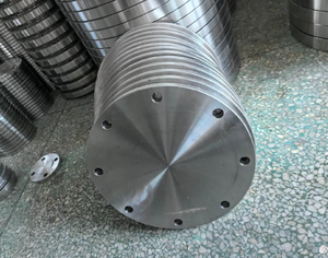 Flanges de forme spéciale en acier au carbone de haute qualité - Dimensions personnalisées et classe 150-2500 de pression pour usage industriel - Product Image 5