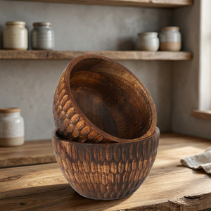 Ensemble de service floral personnalisé moderne en bois de manguier tourné à la main, comprenant un petit saladier de 10 pouces à motif pétales de rose et des cuillères, avec impression émaillée, pour les fêtes - Product Image 4