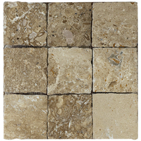 Carreaux de sol en mosaïque de travertin beige pour cafés, cours et jardins.
