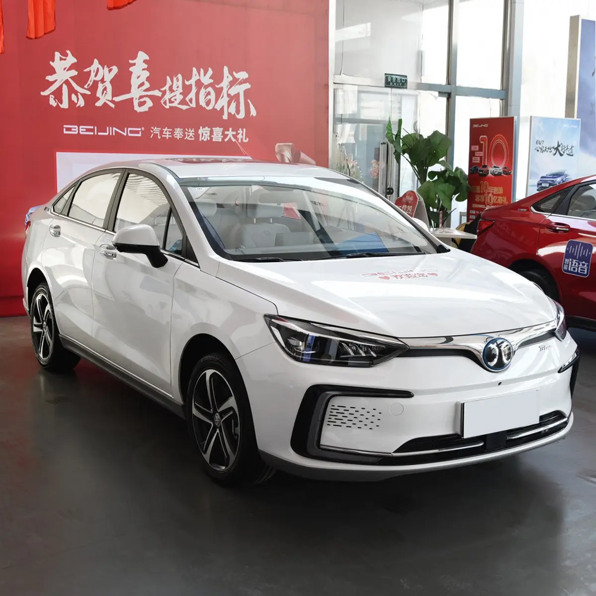 รถยนต์ไฟฟ้า Eu5ปักกิ่งรถยนต์ Eu5ใหม่รถยนต์พลังงานไฟฟ้ารถยนต์มือสองจากจีน