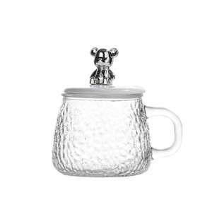 Gobelet en verre martelé Ins Bear avec couvercle et poignée, compatible micro-ondes, pour les fêtes et l'usage quotidien - Product Image 5