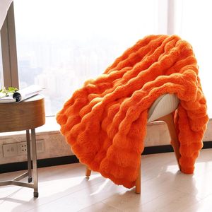 Couverture en <span class=keywords><strong>fourrure</strong></span> de faur <span class=keywords><strong>orange</strong></span> Jeté en <span class=keywords><strong>fourrure</strong></span> à bulles Conception unique Offre Spéciale couverture confortable et respirante polyvalente pour la peau - Product Image 5