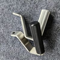 Poignée ergonomique en acier inoxydable pour machine à câble, accessoire de traction pour système de câbles de gym, idéal pour les exercices de pulldown latéral et de rame.