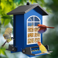 Mangeoire à oiseaux JH-Mech en forme de maison bleue avec panneau de fenêtre arqué, résistante aux écureuils, activée par le poids, imperméable, avec toit en pignon