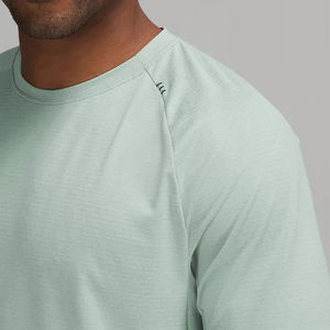 เสื้อยืดผู้ชายน้ำหนักเบาแห้งเร็วเสื้อวิ่งออกกำลังกายเสื้อระบายอากาศพิมพ์ลายเสื้อยืดสีพื้น - Product Image 3