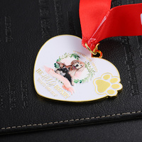 Médailles personnalisées d'usine Médailles en émail en forme de coeur Sports Metal Zinc Alloy 3D Color Spray Animal Chiens Chats Médaille d'or pour Souvenirs