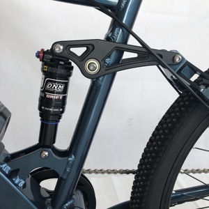 Bicicletta <span class=keywords><strong>Elettrica</strong></span> da Città <span class=keywords><strong>28</strong></span>\" a Sospensione Completa con Motore Brushless Posteriore, 7 Velocità, Batteria al Litio, <span class=keywords><strong>Bici</strong></span> Ibrida Elettronica Intelligente - Product Image 2