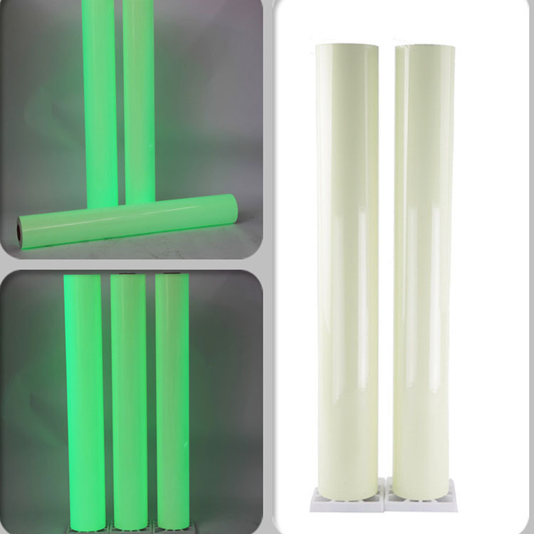Aspetto bianco latte, colore verde brillante