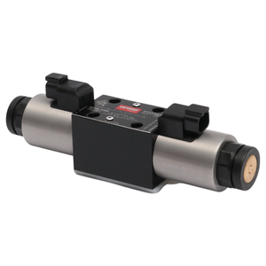 Электромагнитный четырехходовой клапан Vickers с катушкой Deutsch, 24 В постоянного тока, для CETOP3 NG6 DG4V-3M-2C-M-KUP5-H7-66, 350 бар, 80 л/мин - Product Image 3