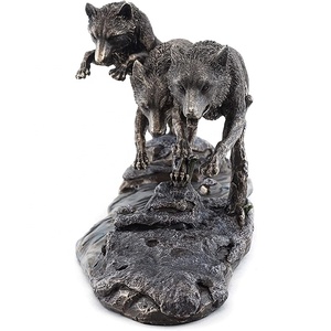 Tùy Chỉnh Thủ Công Nhà Bộ Sưu Tập Trang Trí Bức Tượng Động Vật Bằng Đồng Thiết Kế 3D Polyresin Sói Trong Chạy Bức Tượng - Product Image 2