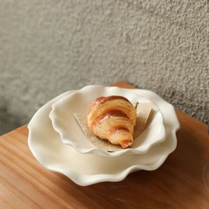 White 19.8*17.3cm Ceramic Christmas Plate Set Irregular Restaurant Dinnerware for Party Plates