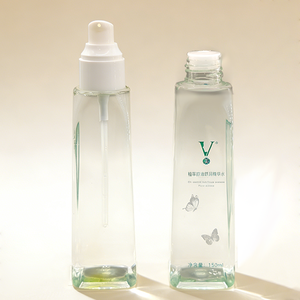 Flacon pulvérisateur carré transparent personnalisé pour cosmétiques et soins de la peau avec pompe à brume - Product Image 3