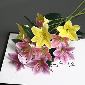 Fabricante de simulación único de <span class=keywords><strong>lirio</strong></span> de cuatro cabezas al por mayor, hecho a mano puro, extremadamente realista, flores de uso multicampo - Product Image 1
