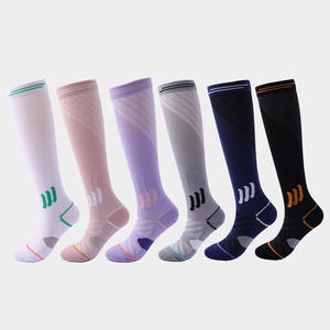 Chaussettes de compression roses pour le yoga, la course à pied, respirantes, soutien musculaire, longueur mollet, chaussettes de sport - Product Image 5