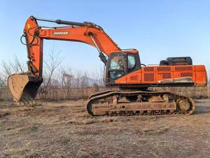 Excavatrice sur pneus d'occasion Doosan DX520LC-9C, modèle 2017-2023, moteur Kobelco, 15 tonnes, capacité de la benne de 0,32 m³, 0-2000 heures de fonctionnement - Product Image 2