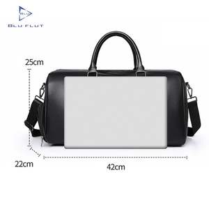 حقيبة سفر مخصصة بشعار مميز من الجلد النباتي للعطلات الأسبوعية والرياضة وحمل الأمتعة للنساء والرجال - Product Image 4