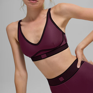 Ensemble de yoga moulant en nylon respirant et confortable pour femme – Soutien-gorge et leggings de couleur unie pour le yoga, la gym et l'entraînement – Meilleure vente - Product Image 1