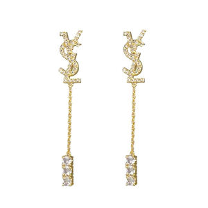 <span class=keywords><strong>Orecchini</strong></span> Pendenti Lunghi con Nappa in Zirconi Placcati Oro con Lettera VSL Marchiata in Zirconia per <span class=keywords><strong>Donna</strong></span> all'Ingrosso - Product Image 1