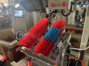 Máy làm chổi tự động 2 trục Meixin, máy làm chổi nhựa vệ sinh gia dụng - Product Image 5