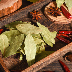 Feuilles de <span class=keywords><strong>Laurier</strong></span> Vertes Entières Séchées Naturelles de Qualité Supérieure, Cueillies à la Main, Nouvelle Récolte pour l'Industrie Alimentaire, Vente en Gros - Product Image 2