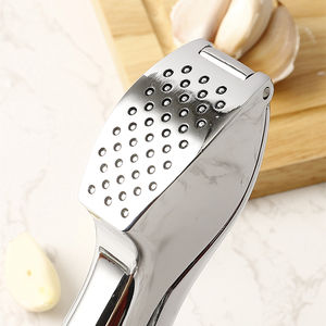 Utensilios de Cocina Novedosos para el Hogar, Prensa Manual de Jengibre y Ajo de Aleación de Zinc con Agarre Ergonómico - Product Image 3