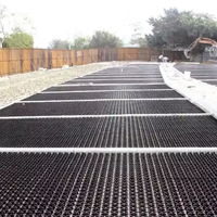 Grille de pavés en gazon en plastique HDPE pour l'aménagement paysager Base de hangar plat imbriqué pour le renforcement du sol Allées de stationnement en plastique