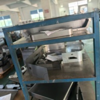 Poinçon en aluminium de précision résistant à la corrosion pour le fixation de pièces métalliques sur de nombreux types d'équipements