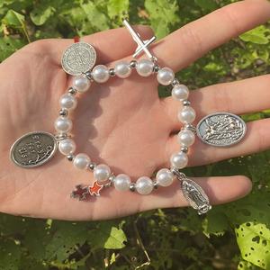 Pulsera de Cuentas de Perlas Católicas <span class=keywords><strong>Recuerdos</strong></span> Tradicionales de Primera Comunión con Cruz y Dijes de Santa María y San José - Product Image 2
