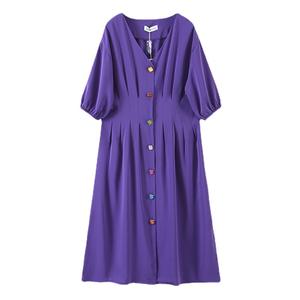 ชุดเดรสคอวีหรูหราสำหรับผู้หญิงไซส์ใหญ่สีพื้นพร้อมกระดุมหลากสีดีไซน์รัดเอว (N7982) - Product Image 3