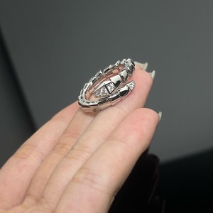 Anillo de diamantes de joyería de diseñadores de marca de lujo de alta versión de moda con anillo de serpiente de amor chapado en oro de primavera para mujer - Product Image 2