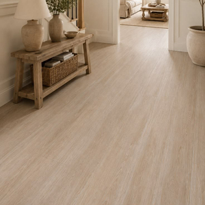 Planchers en bois d'ingénierie à clic de 18 mm, en chêne rigide à trois couches, qualité AB, réduction du bruit, conformes à la norme IEC62321, pour bébés et enfants - Product Image 1