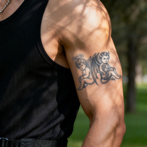 Autocollants de <span class=keywords><strong>tatouage</strong></span> temporaires à base de plantes, motif <span class=keywords><strong>ange</strong></span>-<span class=keywords><strong>d</strong></span>émon, best-seller transfrontalier, longue durée, imperméables, de luxe, 10-12 jours, parfaits pour les hommes - Product Image 3