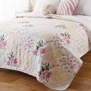 <span class=keywords><strong>Housse</strong></span> <span class=keywords><strong>de</strong></span> <span class=keywords><strong>couette</strong></span> personnalisée à motifs floraux, literie, <span class=keywords><strong>housse</strong></span> <span class=keywords><strong>de</strong></span> <span class=keywords><strong>couette</strong></span> King, couvre-lit tricoté coquette, ensemble <span class=keywords><strong>de</strong></span> literie - Product Image 4