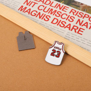Cartoon Creatieve Sport Ster Basketbal Jersey Broche Zink Metalen Badges Voor Kleding Tas Decoratie Herdenking Pin Geschenken - Product Image 4