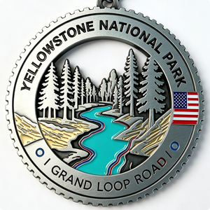 Medalla de recuerdo del Parque Nacional de Yellowstone, Carretera Grand Loop, de aleación de zinc bañada en plata, con emblema patriótico esmaltado y troquelado circular. - Product Image 5