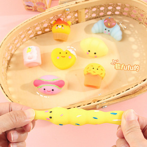 ของเล่นบีบคลายเครียด BoTu ชุด 16 ชิ้น ของเล่นจำลองอาหารน่ารัก กล่องสุ่มของเล่นขนมหวานสุดเซอร์ไพรส์สำหรับเด็ก - Product Image 2