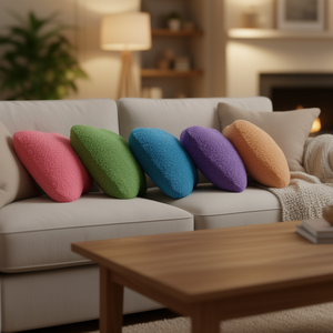 Coussin décoratif Carla Depot en peluche à poils longs 37 cm, couleurs assorties - Product Image 2