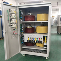 Stabilisateur de tension triphasé entièrement automatique, bobine en cuivre pur et noyau en fer épais, protection multi-sécurité, réinitialisation automatique AVR