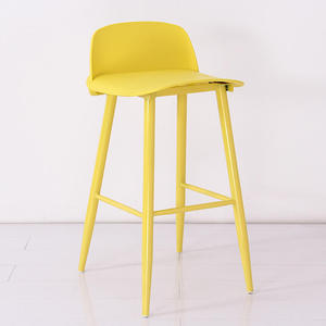 Silla Transparente de PC, Taburete Alto Elegante y Único para Exteriores, Patas de Metal con Acabado de Madera para Uso en Bar en Casa o Bar de Playa - Product Image 6