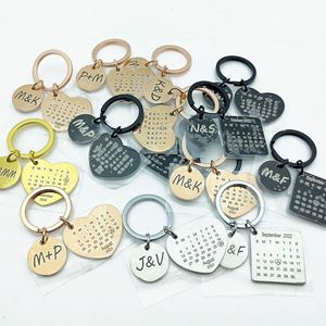 Portachiavi <span class=keywords><strong>personalizzato</strong></span> con cuore quadrato rotondo in acciaio inossidabile inciso anniversario di matrimonio data calendario <span class=keywords><strong>personalizzato</strong></span> portachiavi regali per coppie - Product Image 6