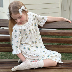 Pigiama Estivo <span class=keywords><strong>da</strong></span> Ragazza con Stampa Cartoon, 100% <span class=keywords><strong>Cotone</strong></span> Satinato, Pantaloncini Casual, Logo Frontale in Pizzo, Vita Elastica - Product Image 2