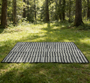 Tapis de plage portable écologique, imperméable, résistant à l'humidité, durable, élégant, pour le camping et les voyages - Product Image 1